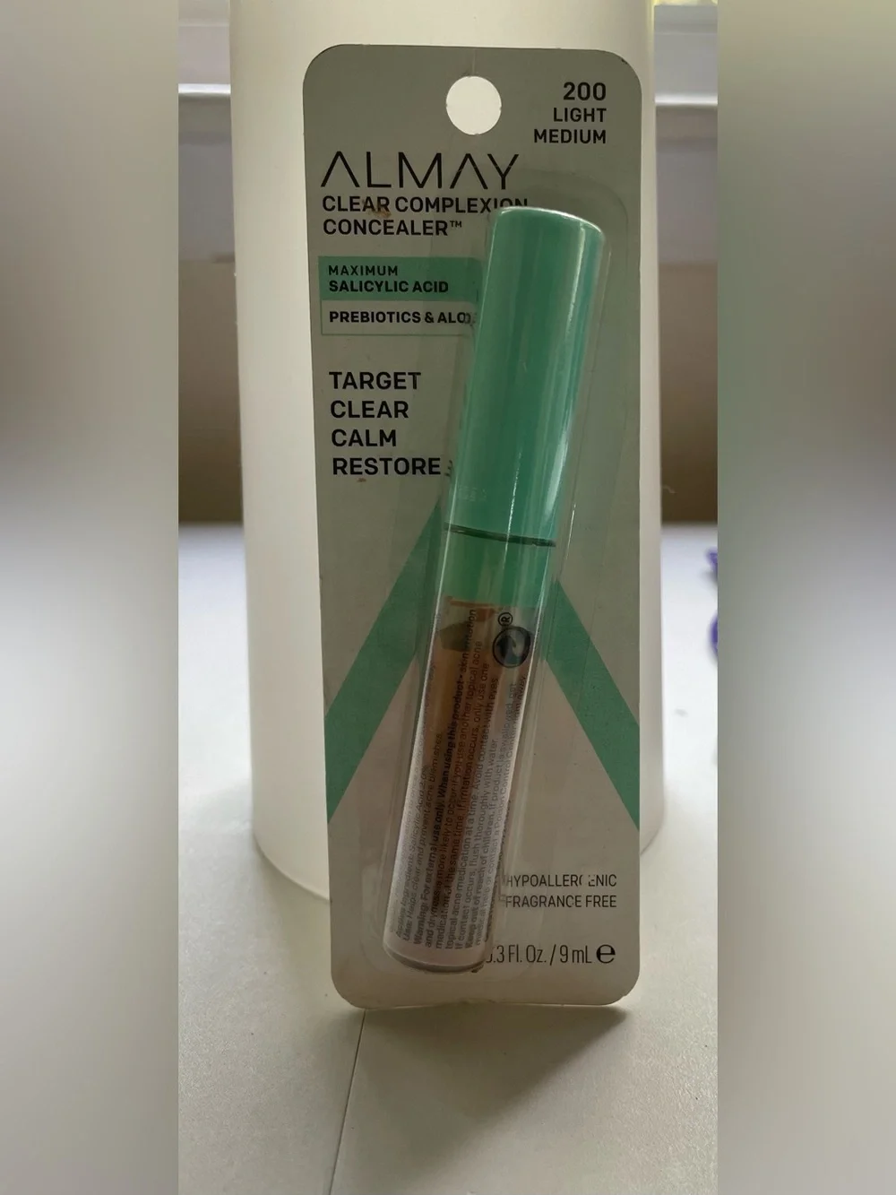 NEW Almay Clear Complexion Concealer 200 Light Medium Salicylic Acid